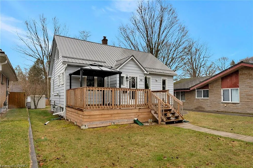 92 Pine St photo 1