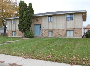 317 N Bridge Ln, Walcott, IA 52773