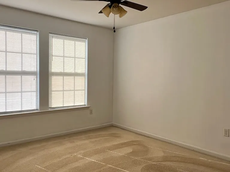 421 Cicero Xing — Photo 17
