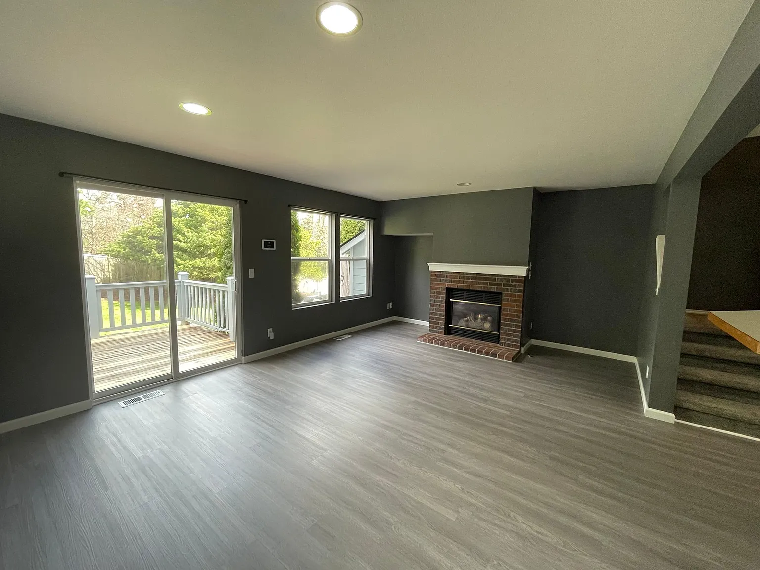 2 bed, 1220 sqft, $2,400 — Photo 3