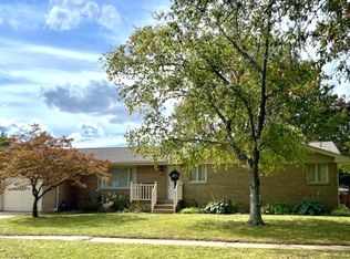 1905 Robert Dr, Champaign, IL 61821