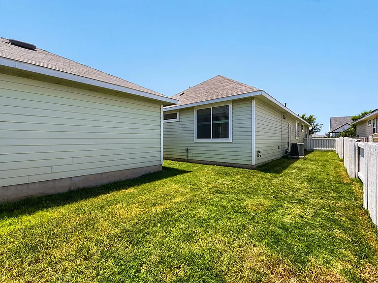 1310 Goforth Rd — Photo 22