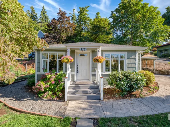 716 4th Ave, Oregon City, OR 97045