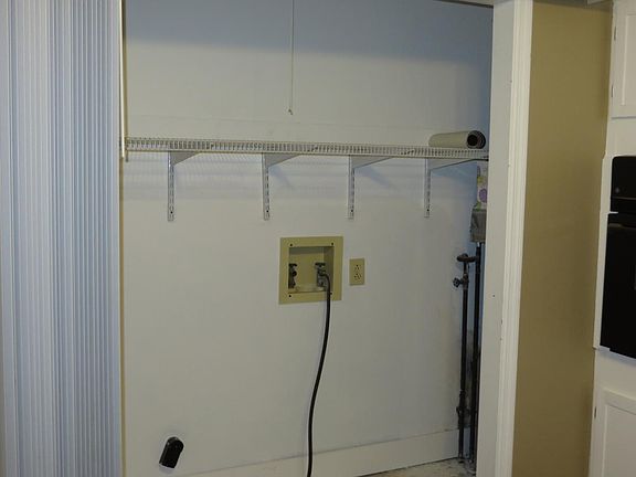 Washer/Dryer Hook Up