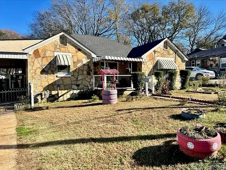 608 N Main St — Photo 14
