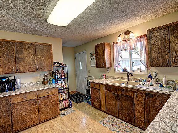 4th image of 301 7th Ave E