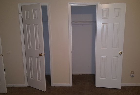 2nd image of 2120 Golfview Dr SE