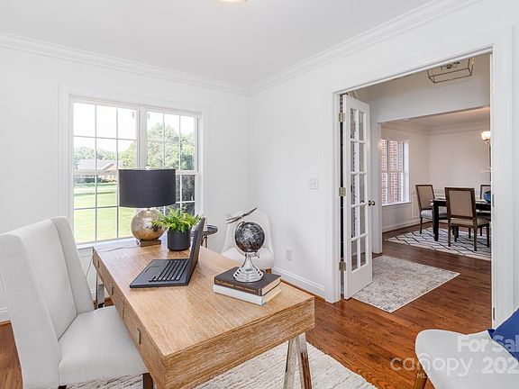 5th image of 444 Cottonfield Cir