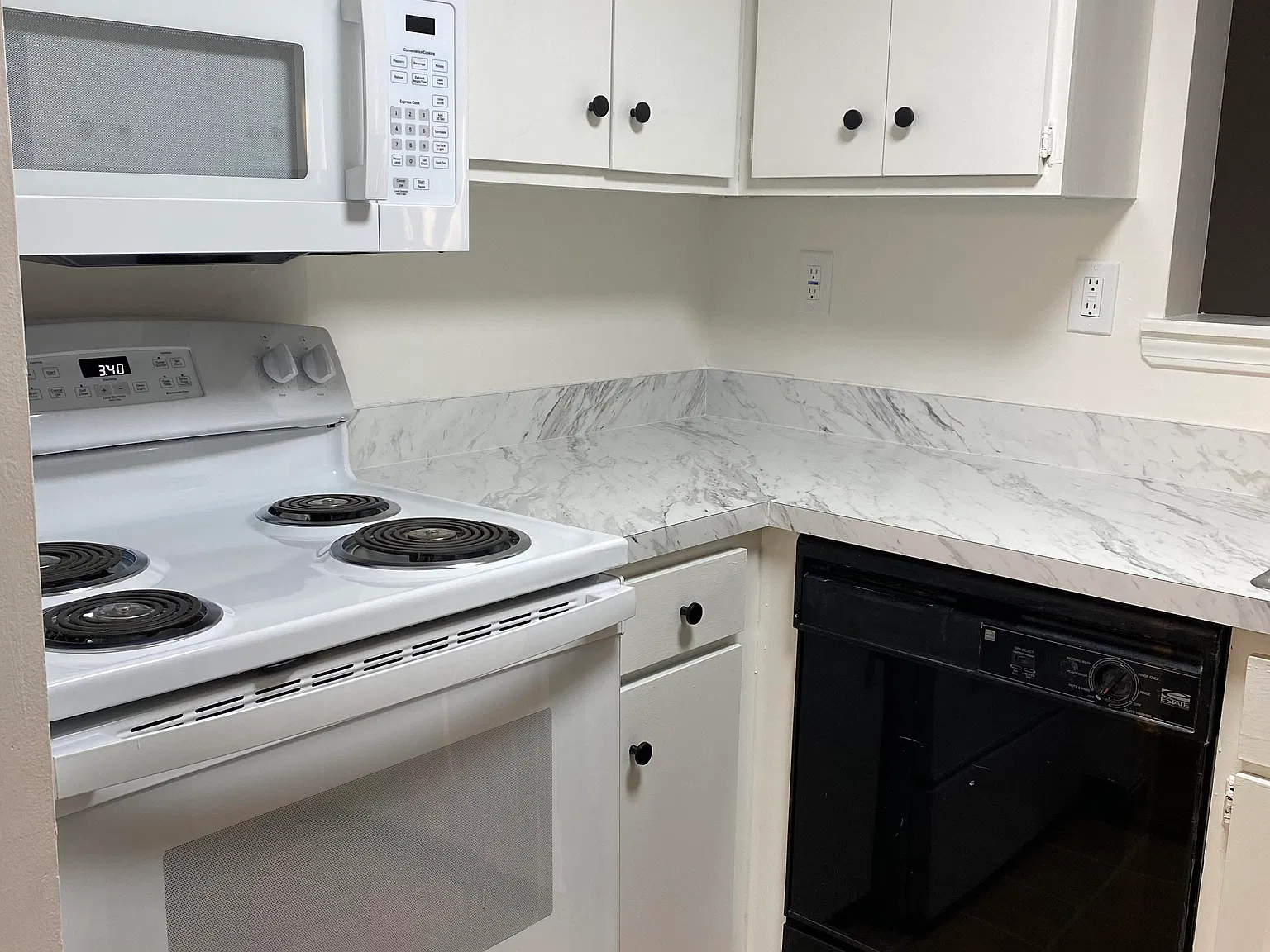 2 bed, 1.5 bath, 1150 sqft, $1,195 — Photo 1