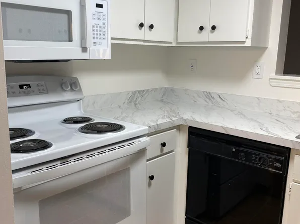 1417 Slate Run Rd APT 54, New Albany, IN 47150