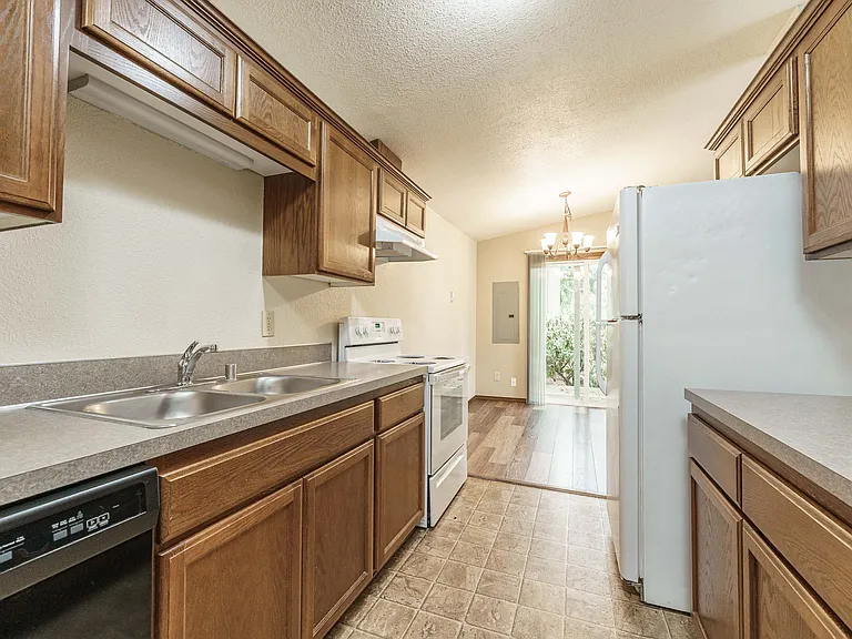 4918 Plomondon St — Photo 11