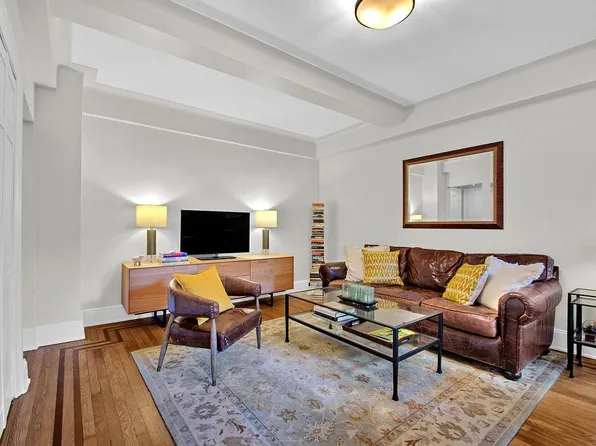 235 E 22nd St APT 3M, New York, NY 10010