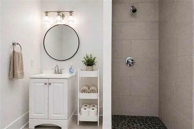 1 bed, 1.0 bath, 330 sqft, $1,099 — Photo 3