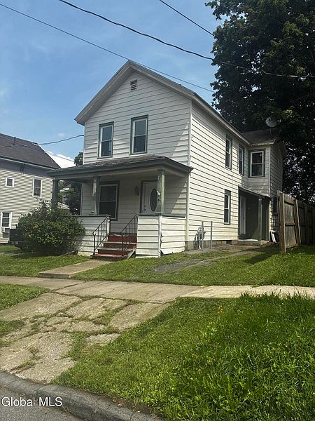 3rd image of 202 Glebe St