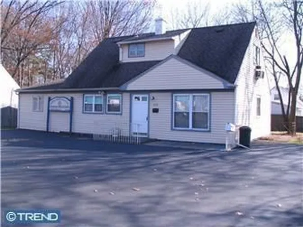 699 W Trenton Ave, Morrisville, PA 19067