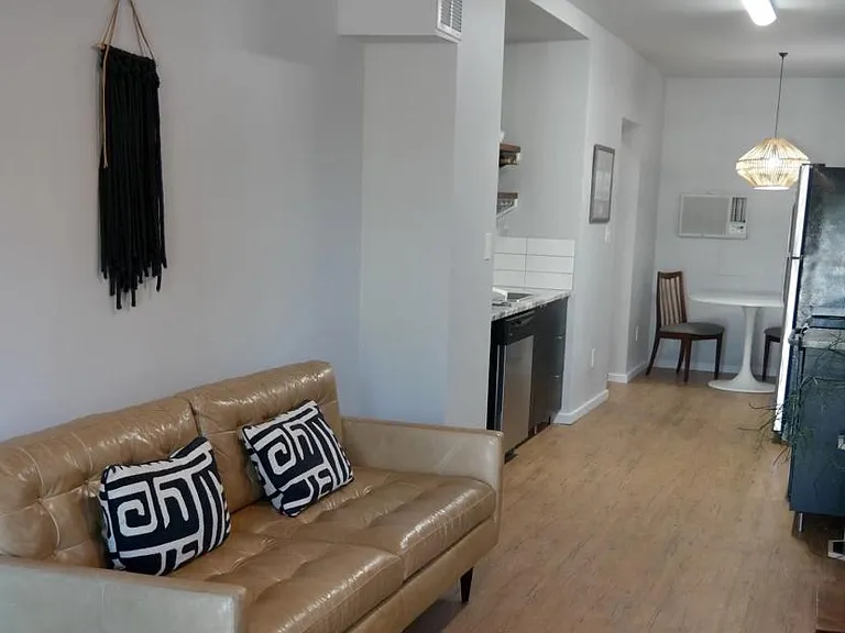 622 N 13th St #B — Photo 4
