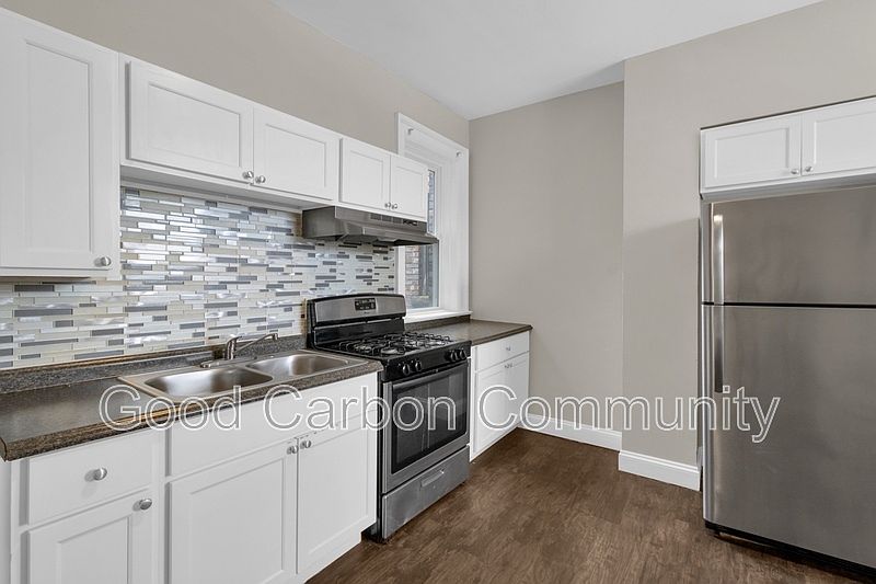 1st image of 1073 Grant St APT 27