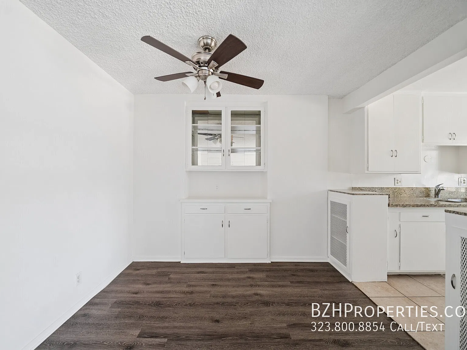 Bright 1 Bedroom with Balcony — Photo 3