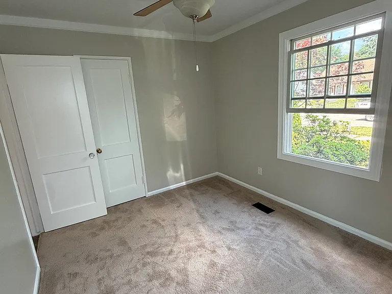 24087 Lehigh St — Photo 8