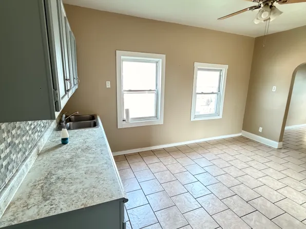 1211 W 149th St APT 2R, East Chicago, IN 46312