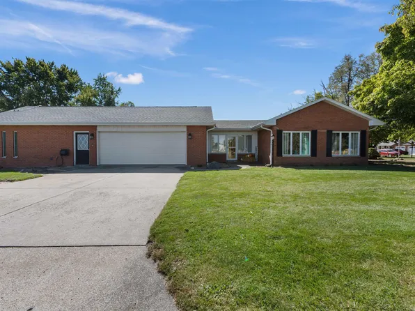 310 N Bradbury St, Deer Creek, IL 61733