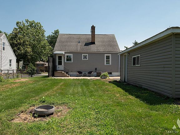 2nd image of 506 N Douglas Ave