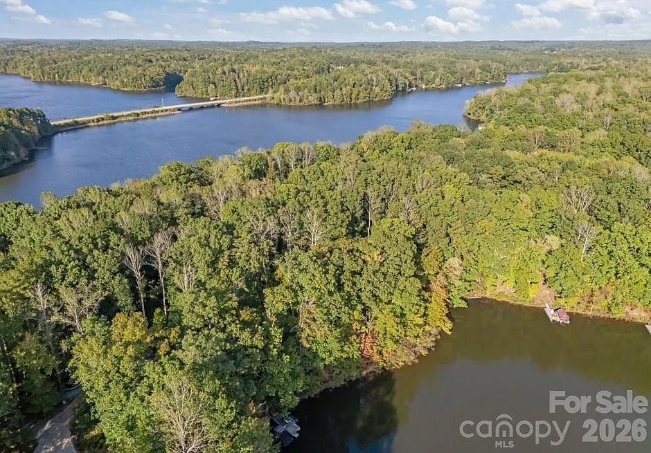 2nd image of 641 Fishermans Point Rd