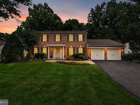 2nd image of 2412 Kaywood Ln