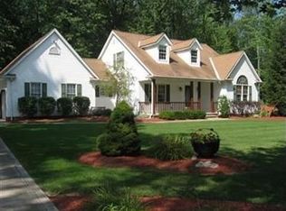 8780 Olde Eight Rd, Northfield, OH 44067