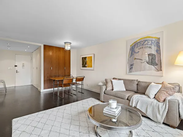 69 West 9th Street image 3 of 14