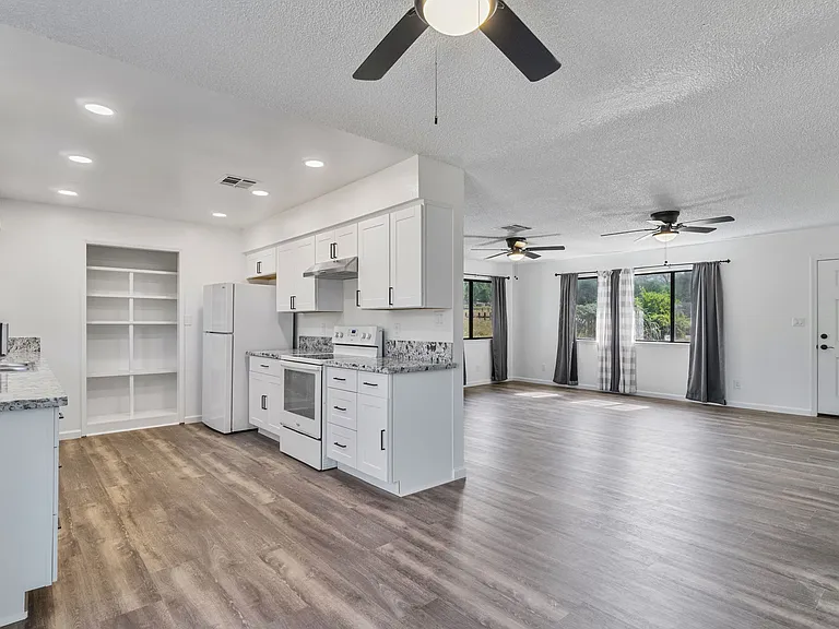31331 Auberry Rd — Photo 8