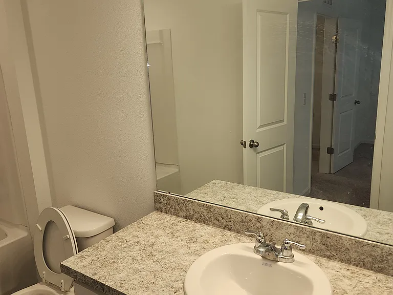 11805 Sylvia St — Photo 21