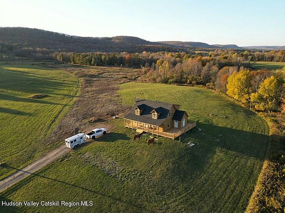 2nd image of 108 Wild Berry Drive