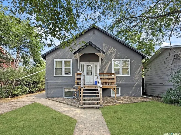 161 5th AVENUE NE, Swift Current, SK S9H 2L1