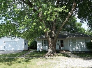 330 N American St, Paxton, IL 60957