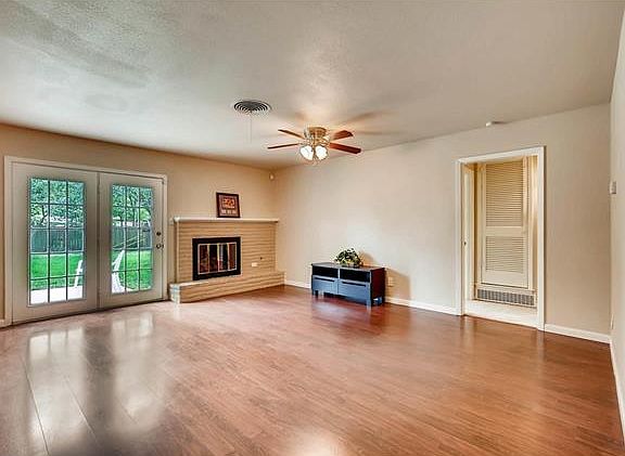 3rd image of 2610 Lansbury Dr