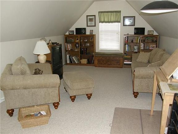 4th image of 1301 Aspen Cv