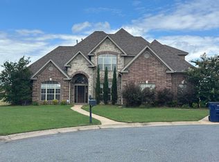 211 Corondelet Ln, Maumelle, AR 72113