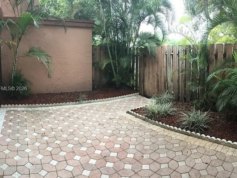 40 Chestnut Cir — Photo 17