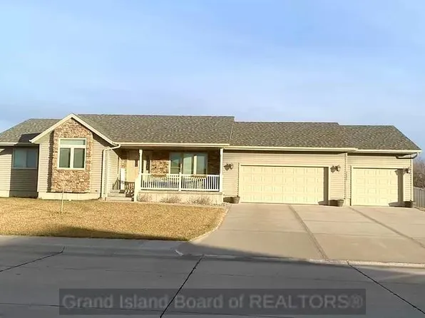 3820 Meadow Rd, Grand Island, NE 68803