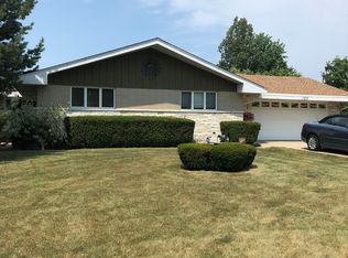 123 Woodland Ave, Bensenville, IL 60106