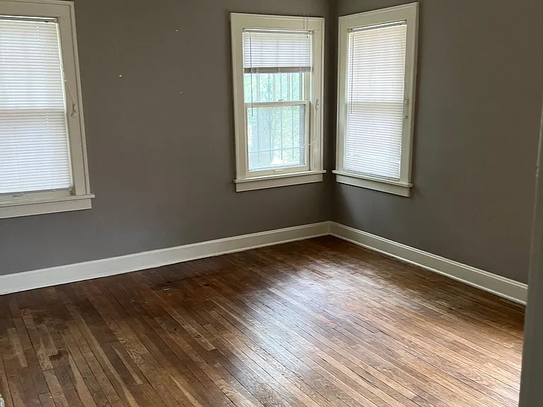 1st floor bedroom. Generously sized bedrooms with lots of natural light.