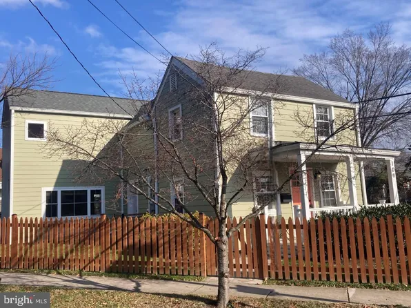 109 N Brookside Dr, Arlington, VA 22201