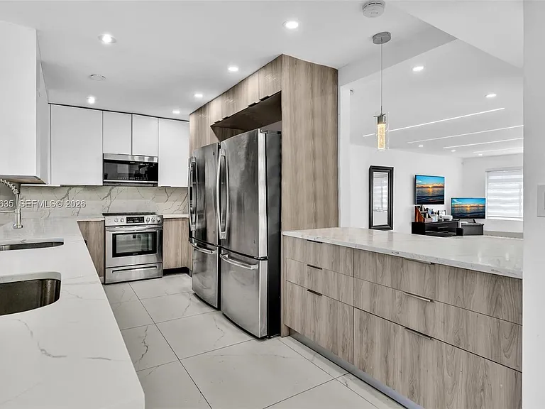 9257 Bay Dr — Photo 17