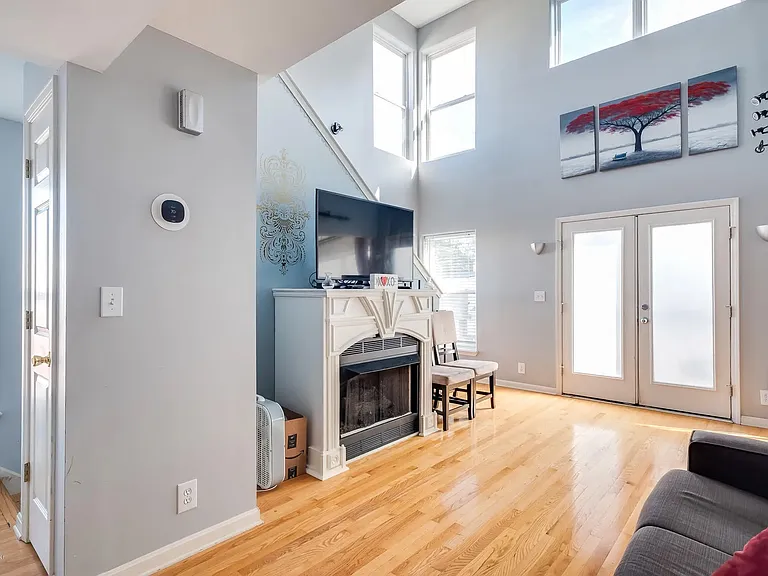943 Baxter Ave #101 — Photo 7