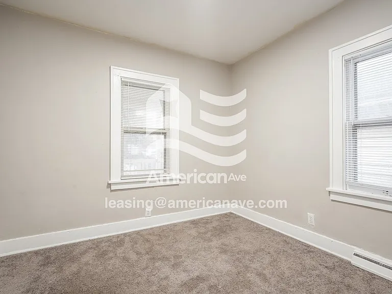 1715996_009_wm_-_bedroom_13389318.jpg