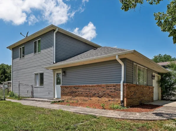 227 Radcliff Dr, Bolingbrook, IL 60440