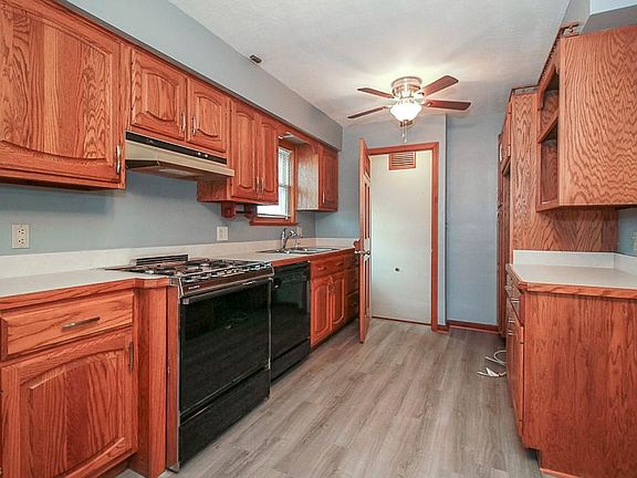 5th image of 463 E 328th St