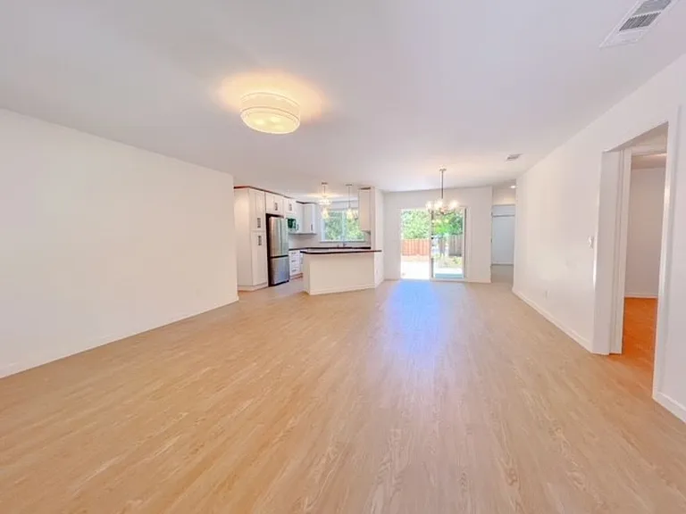 244 Foothill Blvd — Photo 3