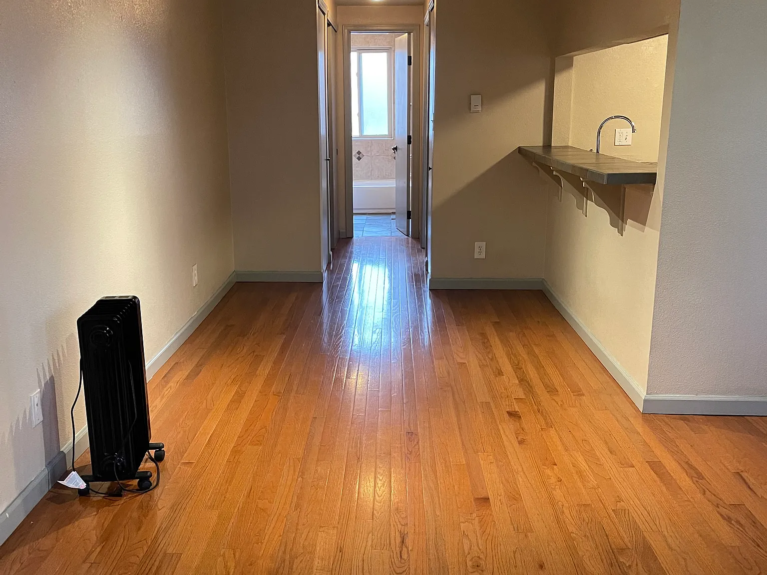 Great Corner Unit 1BR 1BA Across from City Park! — Photo 2